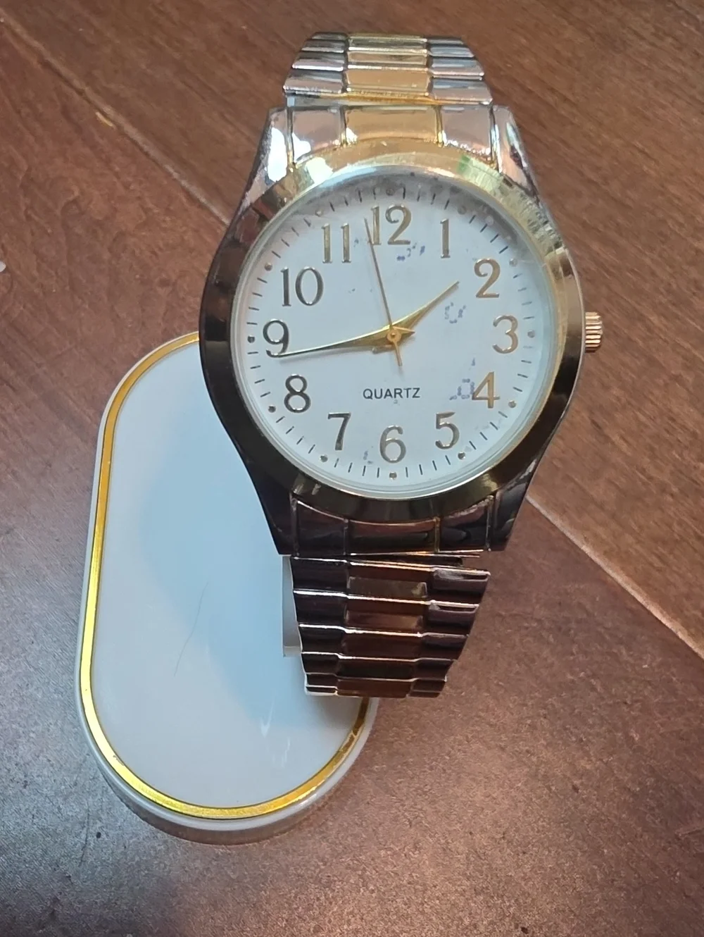 Men's Gold & Silver Tone Quartz Watch - Classic Two-Tone Bracelet